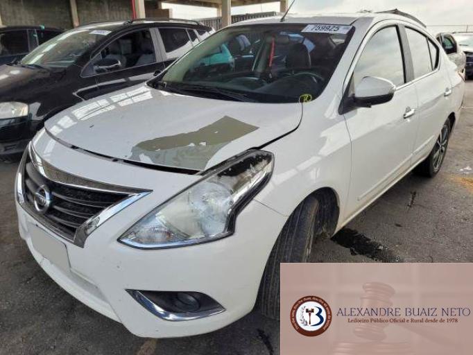 NISSAN VERSA 18/18